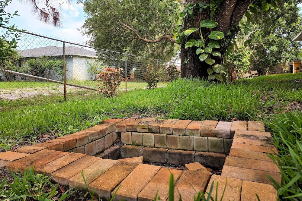 Updated Fort Myers Escape w/ Screened Lanai!