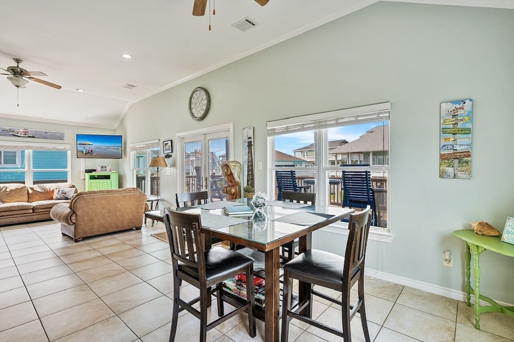 Outlaw's Inn 3 Bedroom Home