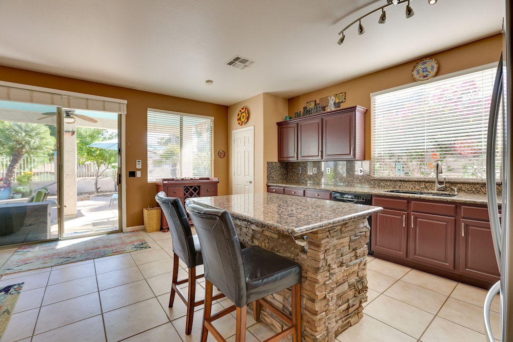 5 Mi to State Farm Stadium: Home w/ Private Pool!