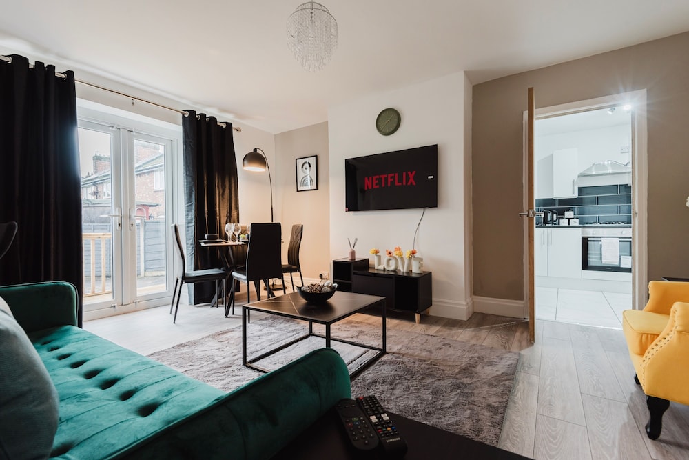 Spacious 3-bed House Didsbury Manchester