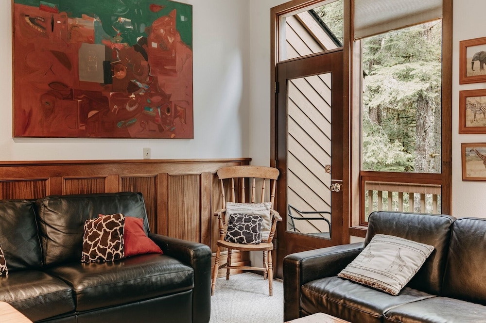 Glacier Mt Baker Lodging