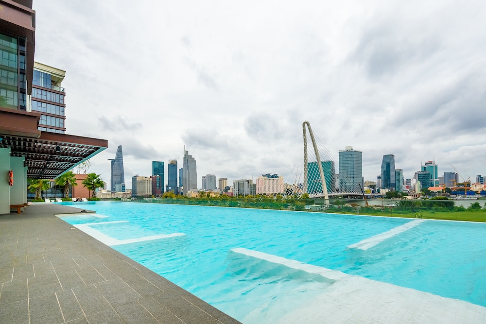 Pool & Wellness