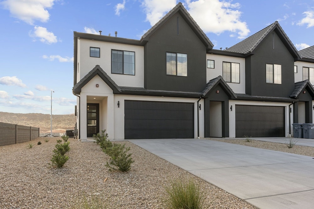 Long Drive 4 Bedroom Townhouse