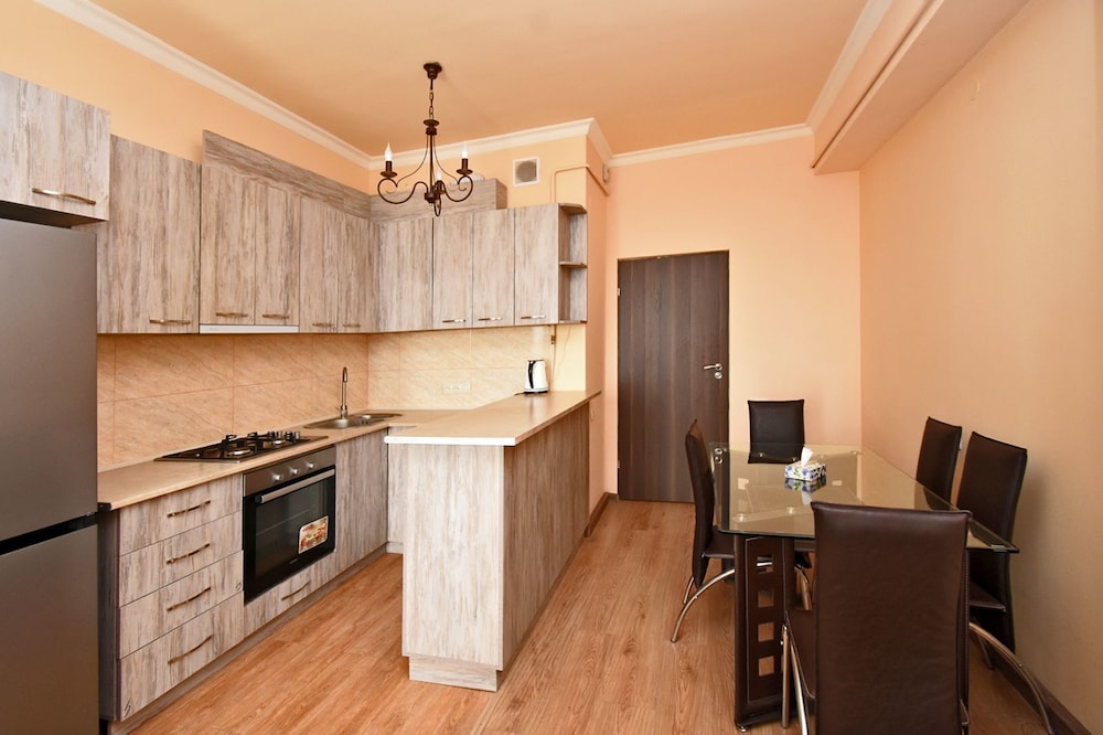Apartment on Glendale Hills