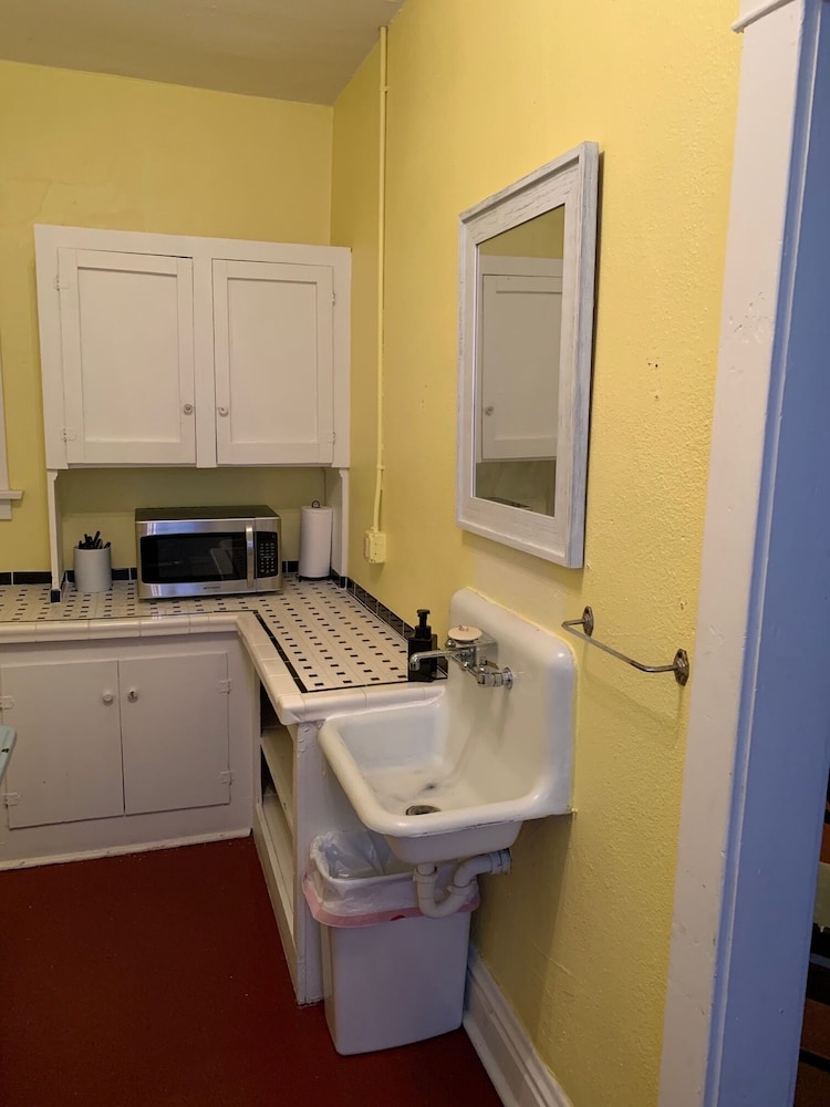 Historic Whiting Hotel Suites - Property Image 86