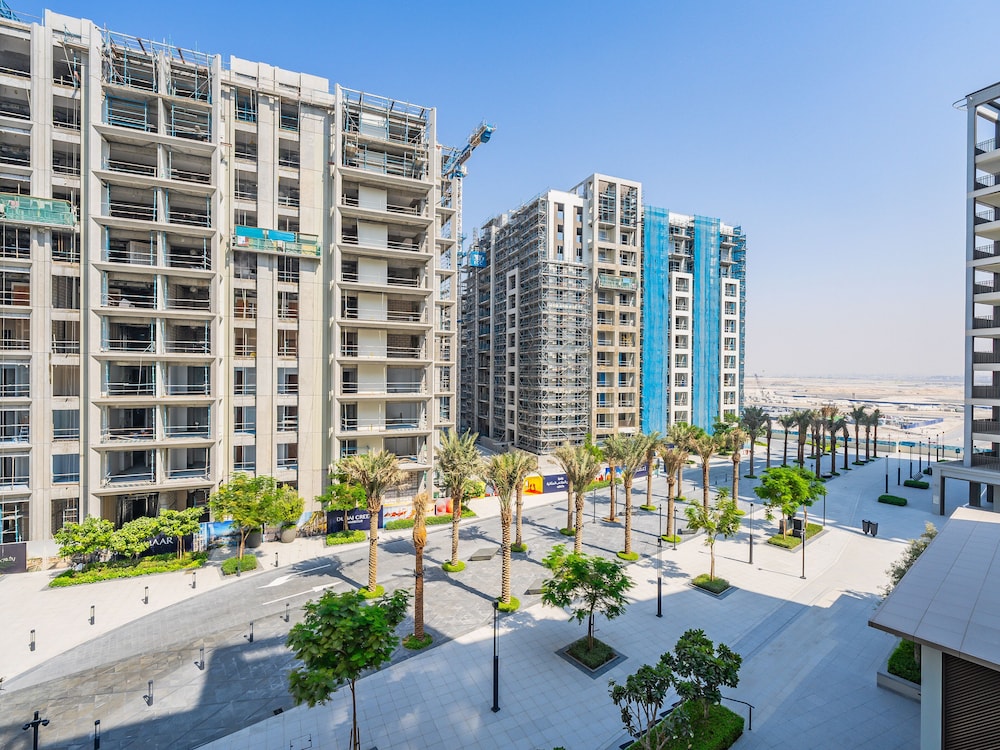 Dubai Creek Gem, Stylish Condo With Two Balconies