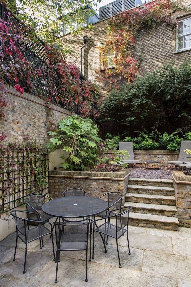 Hans Place II by Onefinestay