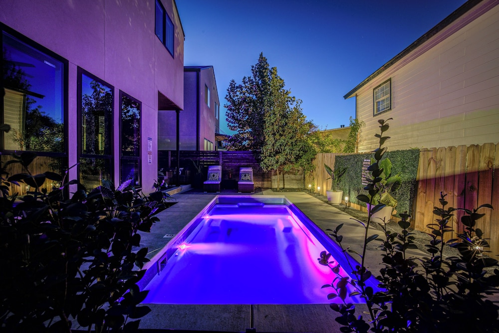 New Build, Private Pool, Near Pearl/riverwalk