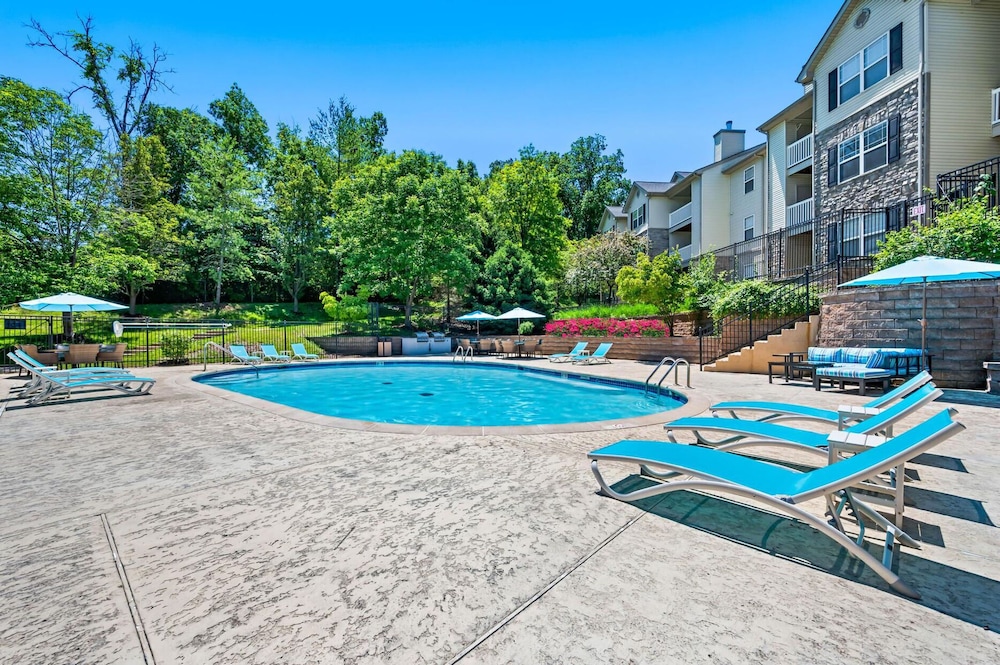 Landing Apartments - Eureka