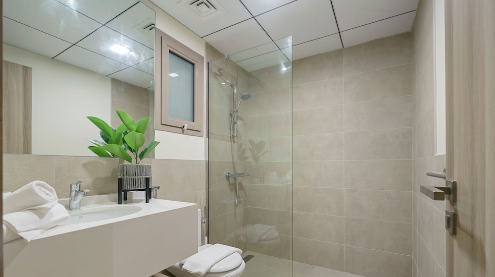 2BR w Canal & Burj View Near Dubai Mall