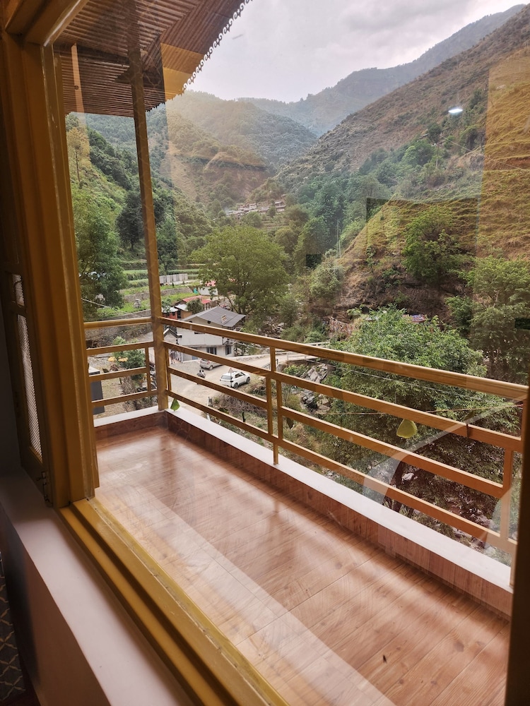 NEERANGANA RETREAT