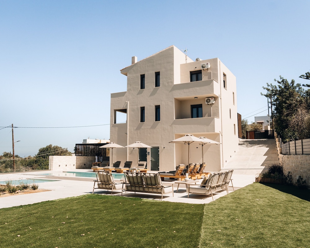 Georgia Villa - With Private Pool