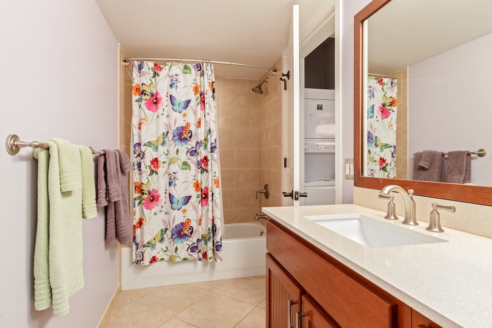 Ground Floor - Gorgeous View of Mauna Kea - Concierge - Nearby Beach - Vrkcv