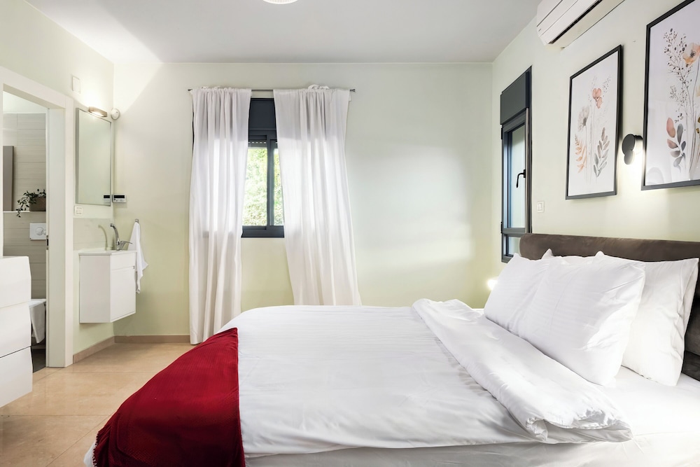 Tranquil Galilee Retreat by Sea N' Rent