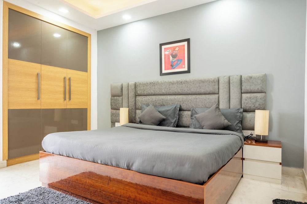 Housr 3 BHK Apartment Sector 45 Gurgaon