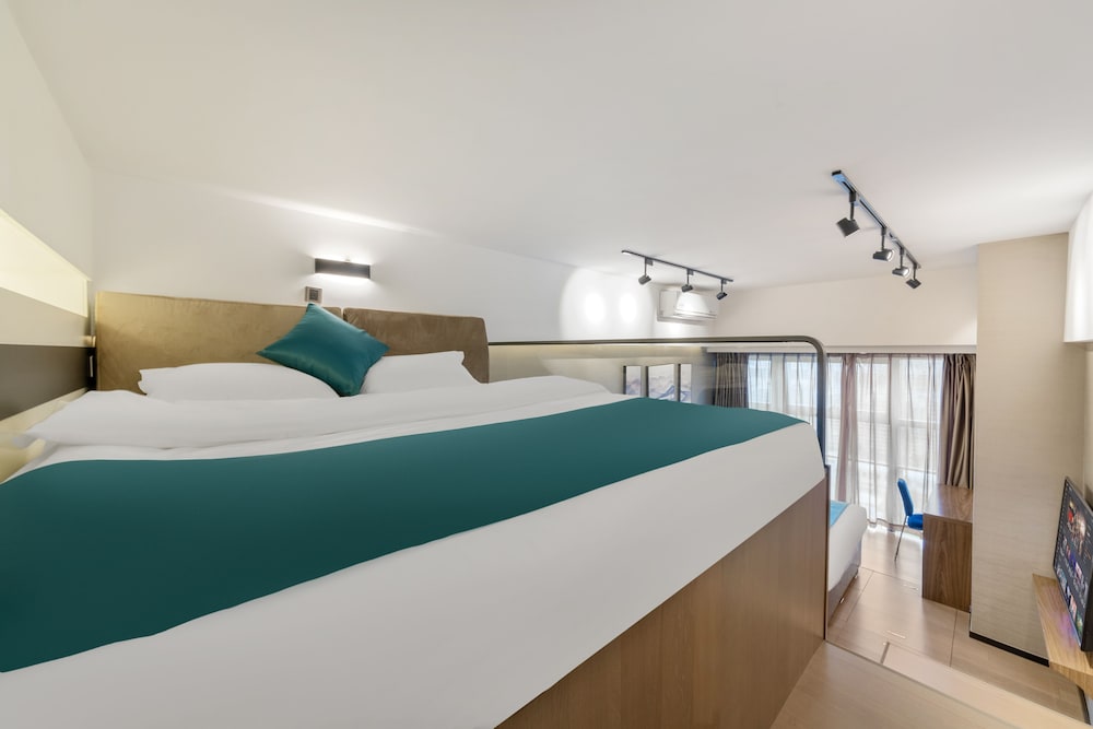 Xizhengjia Apartment Hotel (Guangzhou Financial City Keyun Road subway station store)