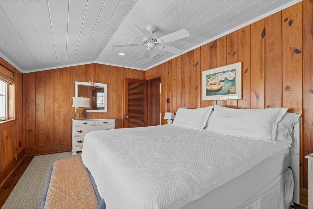 Sunset Shores 5 Bedroom Home