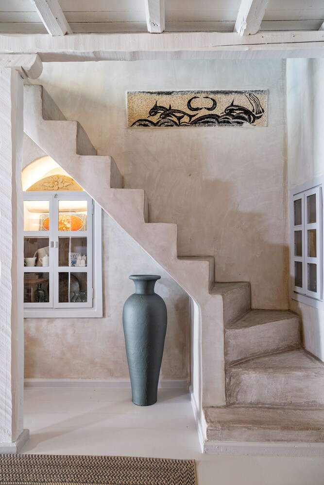 Marble Sun Villa by Caldera Houses photo 4