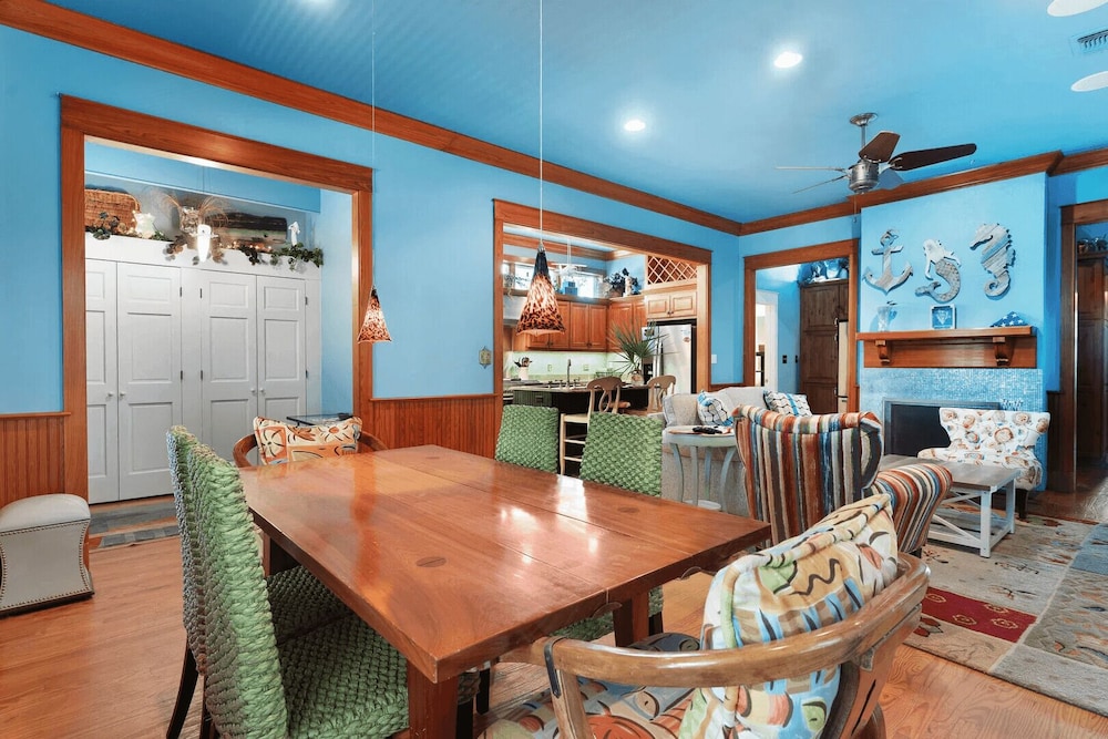 30A Grayt'n Greatful by Avantstay Charming Home+cottage, Walk to Western Lake