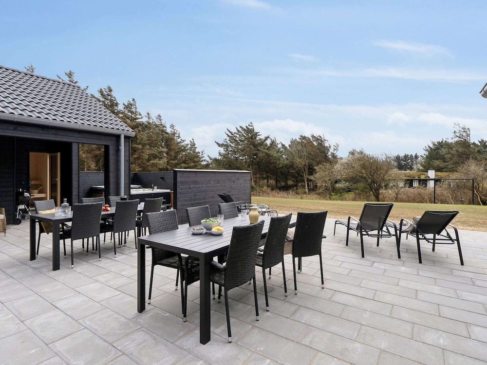 5 Star Holiday Home in Lokken