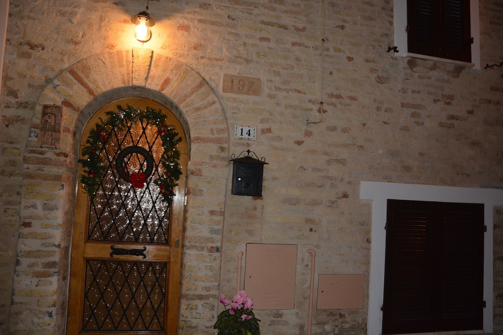 Photo 12