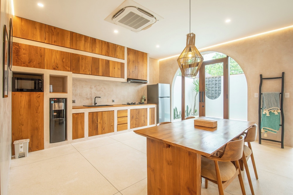 Sleek 2BR Villa, 5 Minutes to Bingin Beach