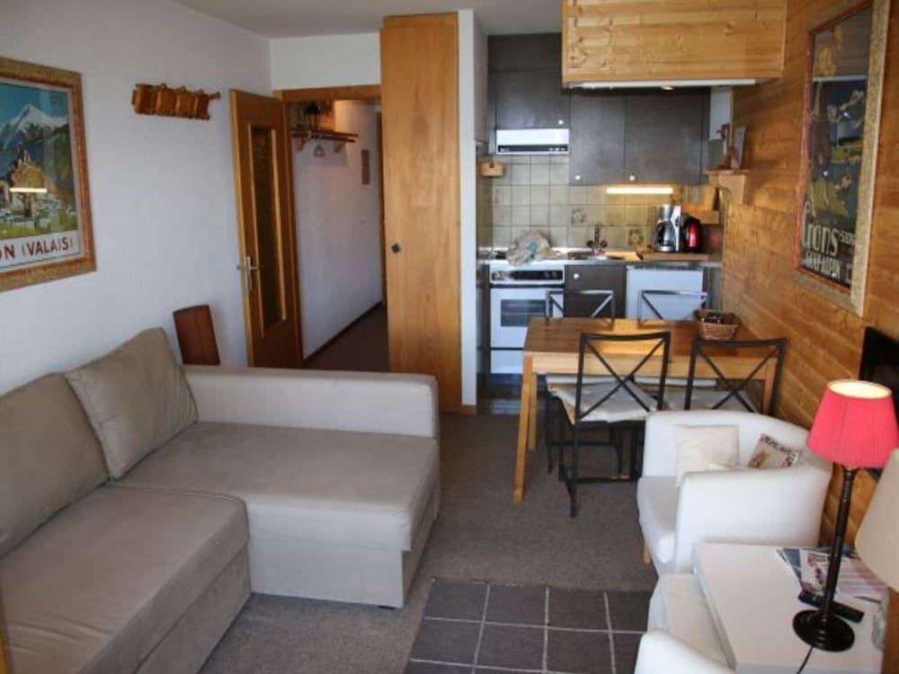 Scenic Mountain View Apartment