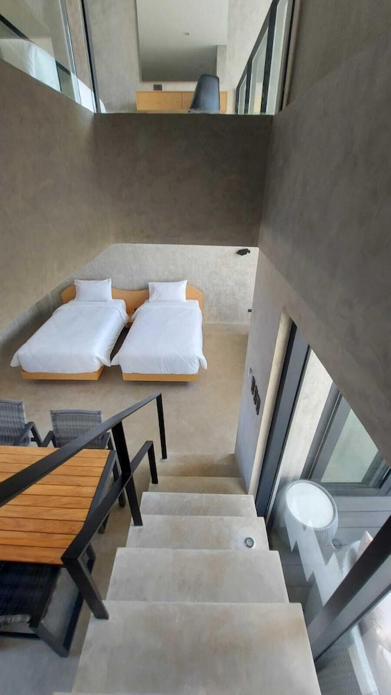 The Hotel Elizabeth Resort and Villas