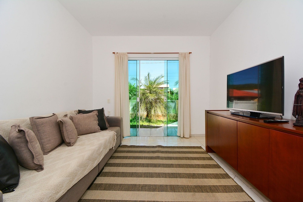 Casa com piscina a 250m da Praia PLH006