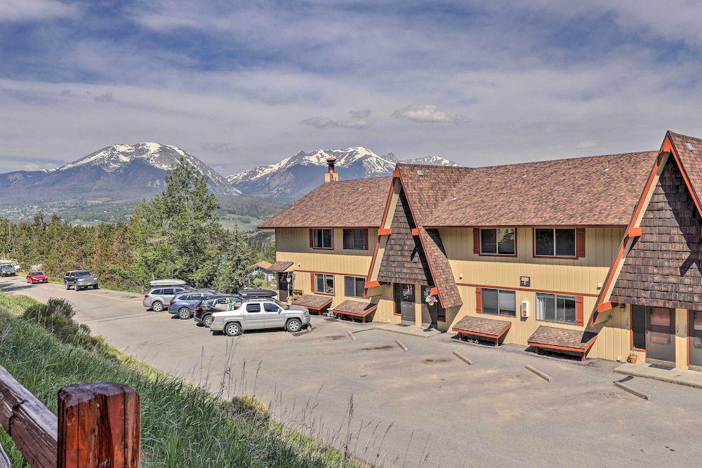 Modern Condo w/ Mtn Views: Near Dillon Reservoir!