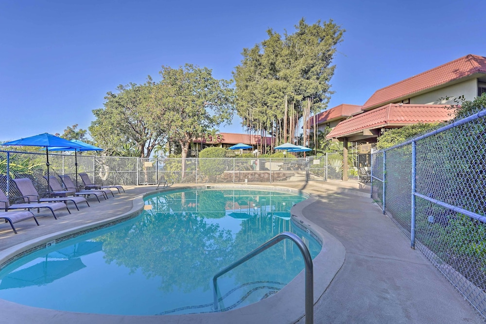 Airy Kailua-kona Condo < 1 Mi to Beach + Town