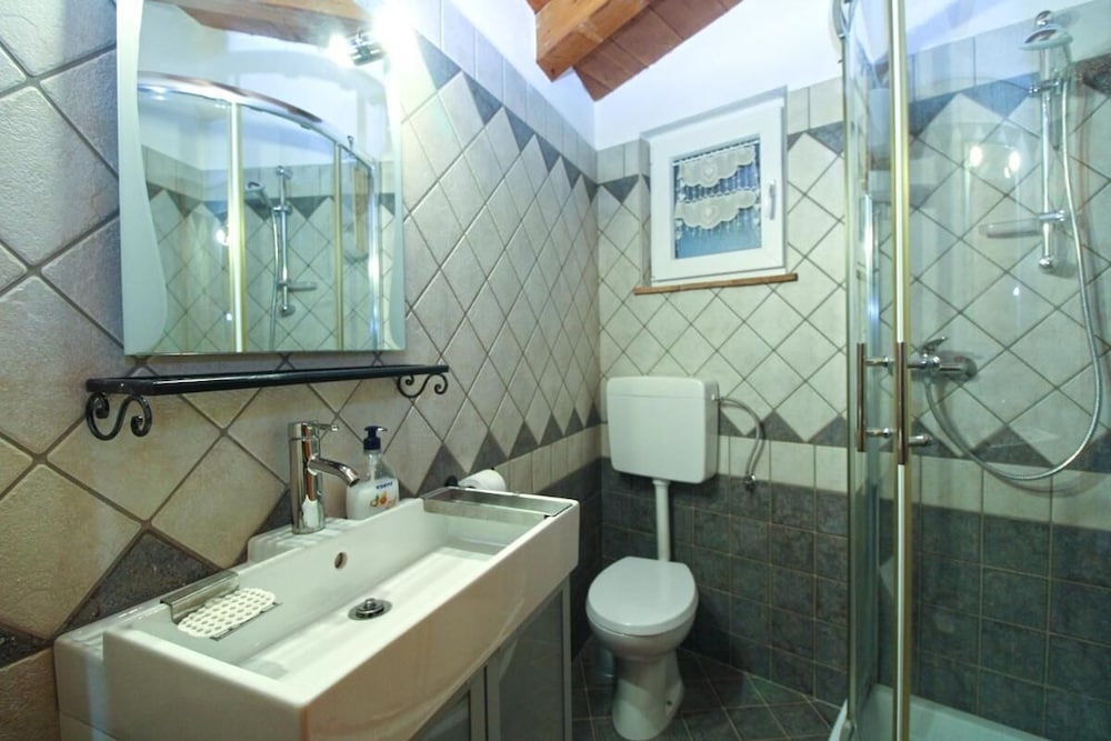 Charming House With Garden and BBQ in Galizana
