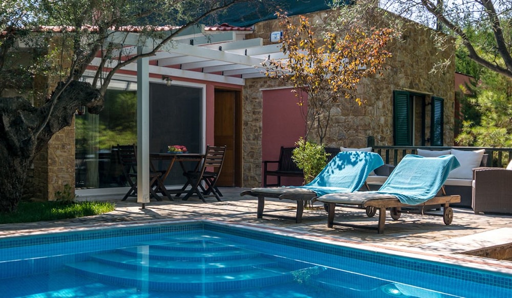 Maria Elena Villas