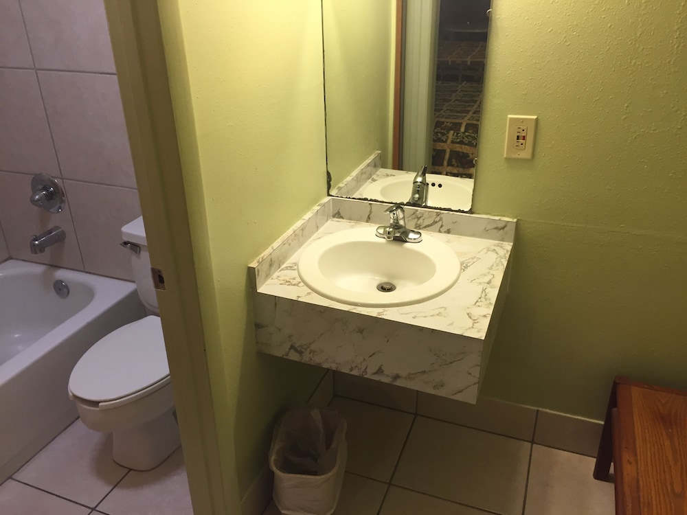 Sebring Vacations - Sebring Inn - Property Image 14