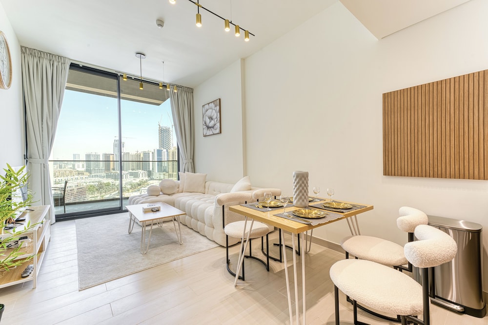 PVH - Vibrant 1BR in Binghatti Amber