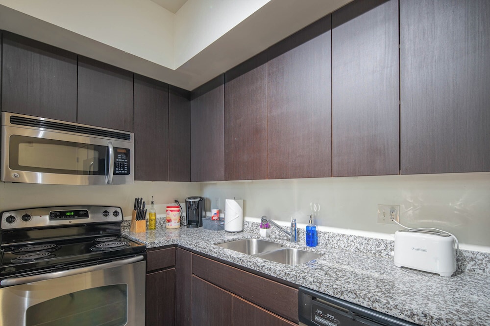 ROVE LIVING/KL - Roosevelt Point