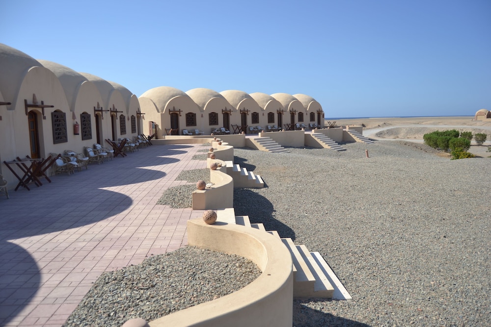 Marsa Nakari Village
