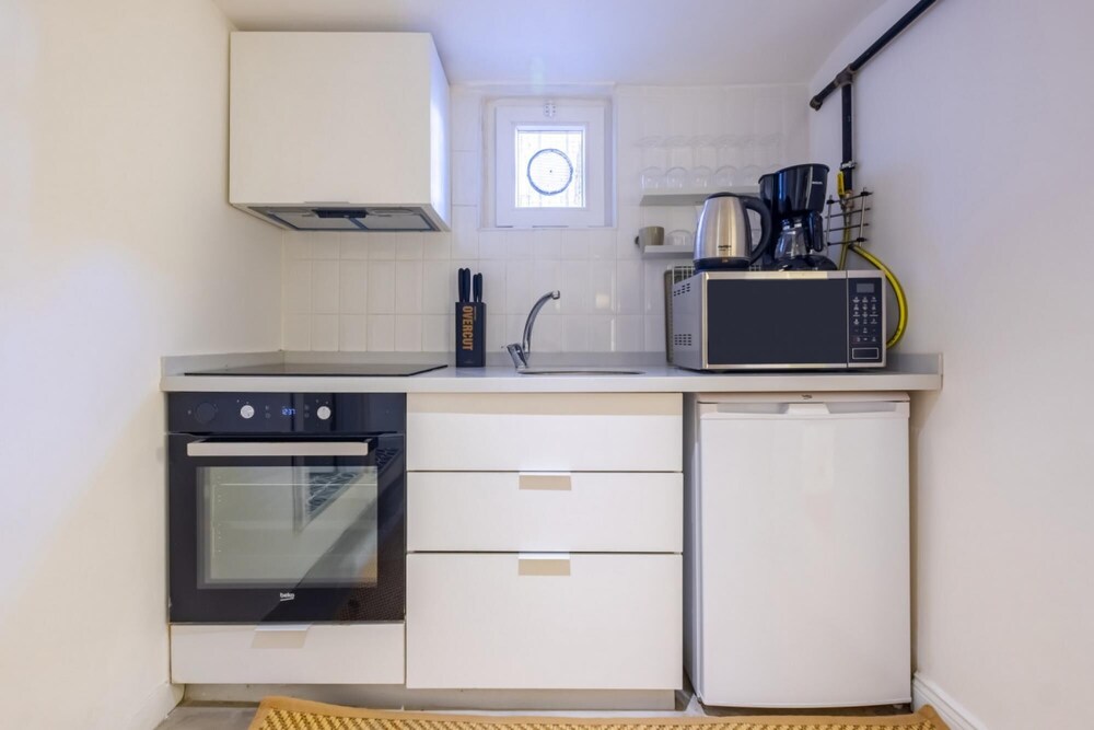 Vibrant Flat 5 Minutes Walk to Istiklal in Beyoglu