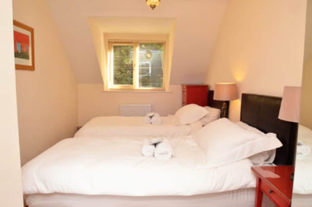 Stroud Vacations - Cotswolds Valleys Accommodation-Stony Hs - Property Image 5