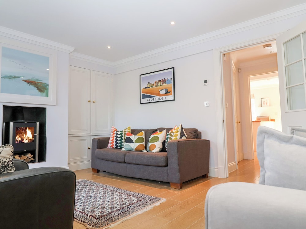 6 Willows Green