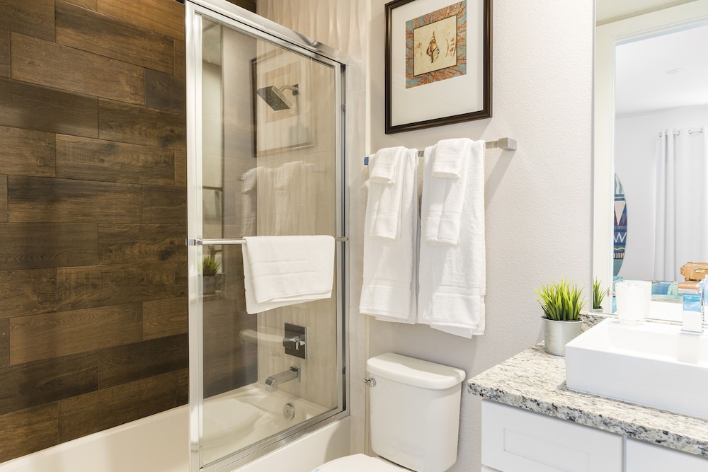 Summerville Vacation Homes by Columbia Management