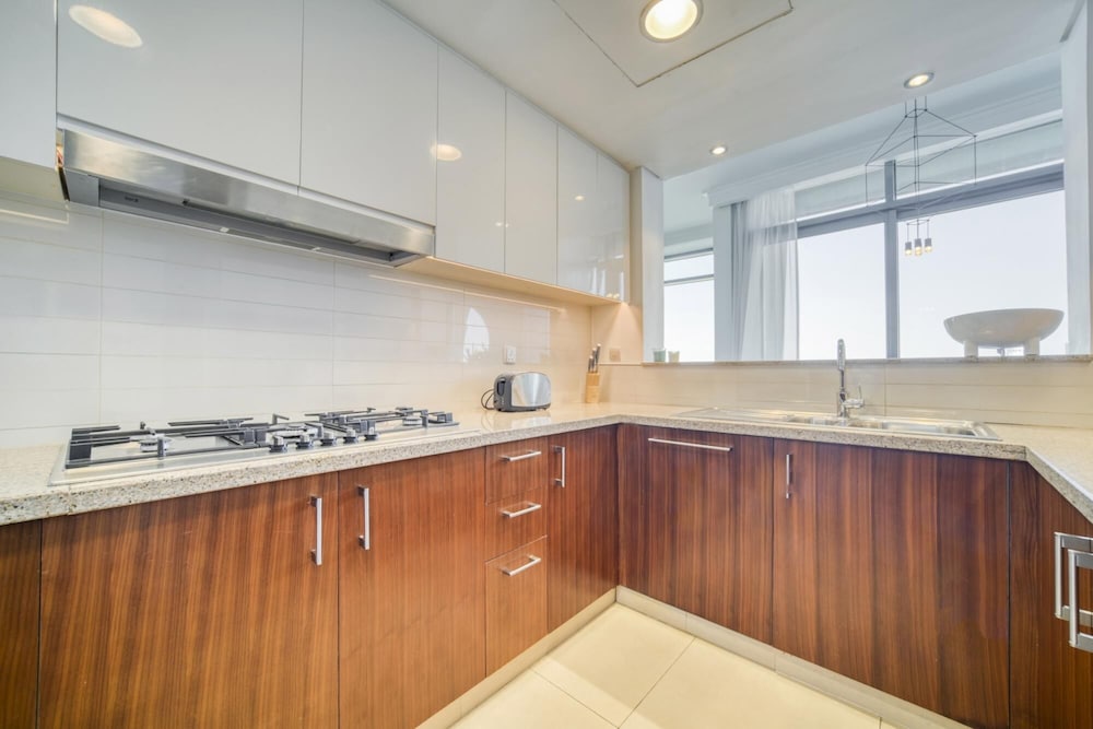 Contemporary Apt With Burj Khalifa View