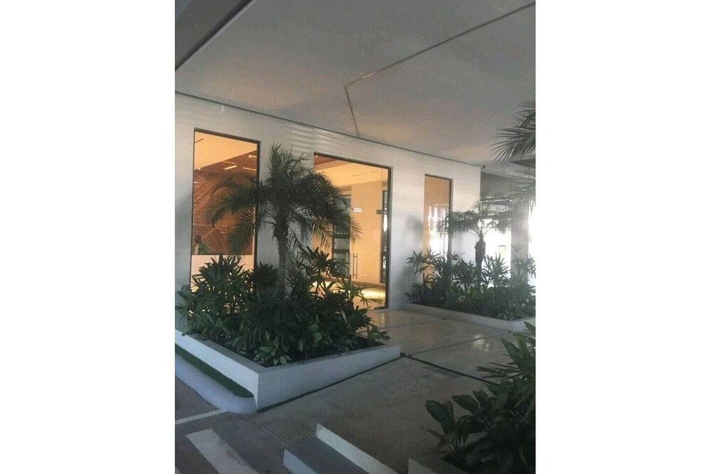 Luxury Condo 1 Br Pool Excellent Location
