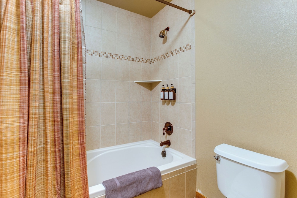 Spacious Fraser Gem: 7 Mi to Winter Park!