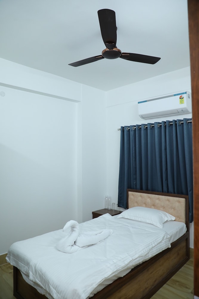 Aashhiana Guest House Entire 2BHK Service Apartments, Kolkata