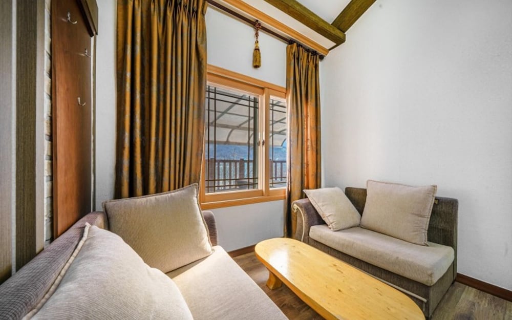 Hamyang Jiri Resort Bed and Breakfast view 5
