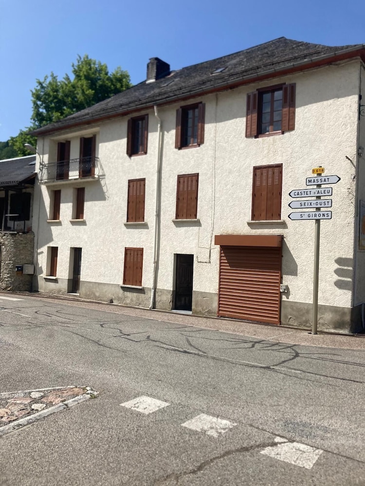 Pyrenean Pursuits