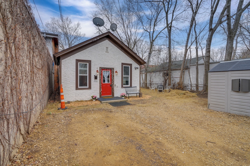 < 1 Mi to Xcel Energy Center: Walkable Hideaway!