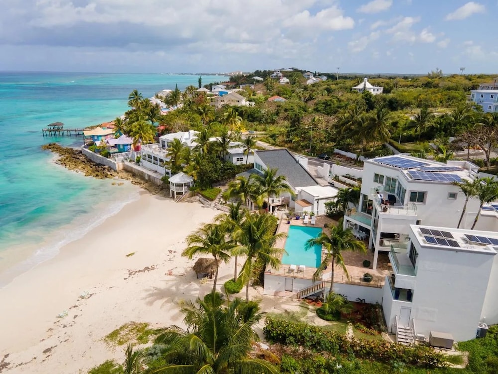 Trinity Villa in New Providence