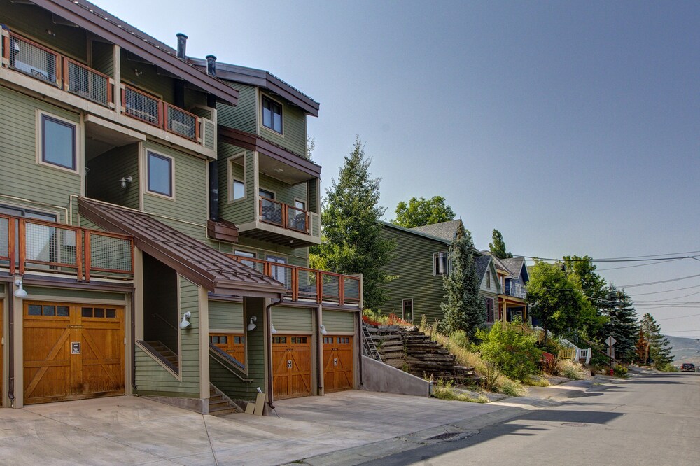 Quitting Time 3 Bedroom Condo by RedAwning